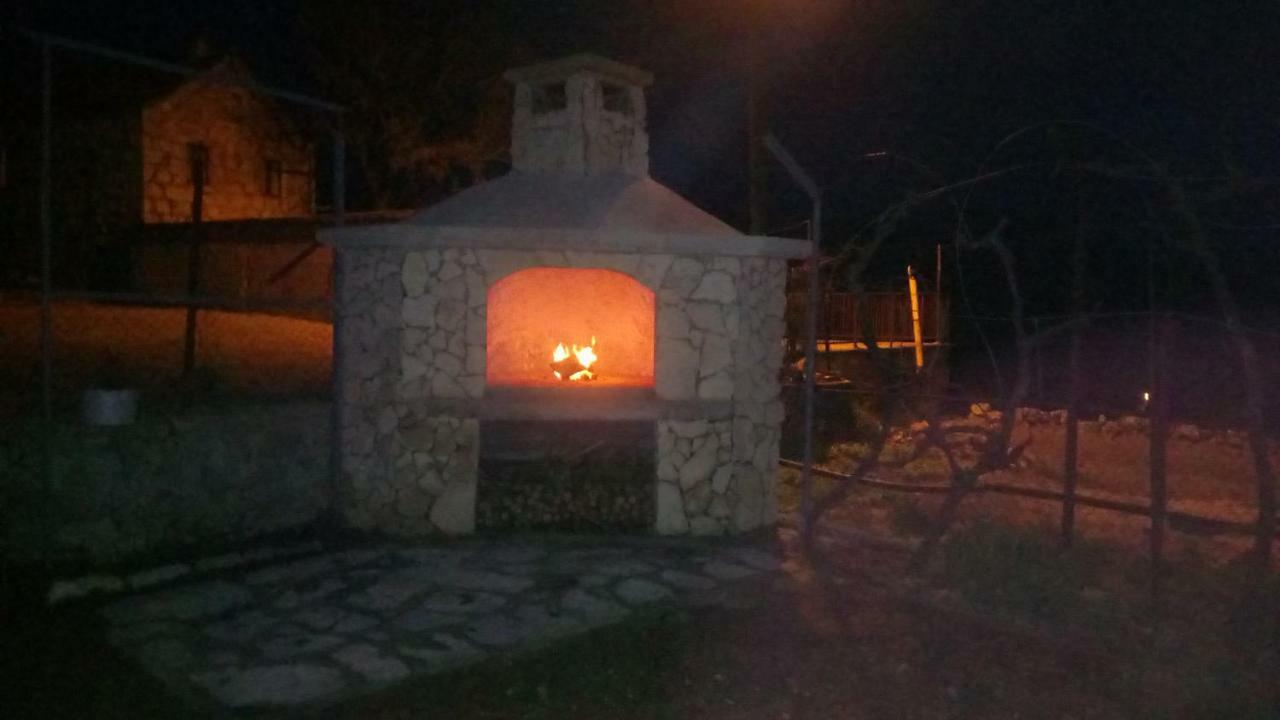 Holiday Home Marija Vrlika Экстерьер фото