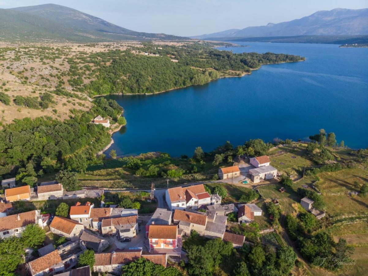 Holiday Home Marija Vrlika Экстерьер фото