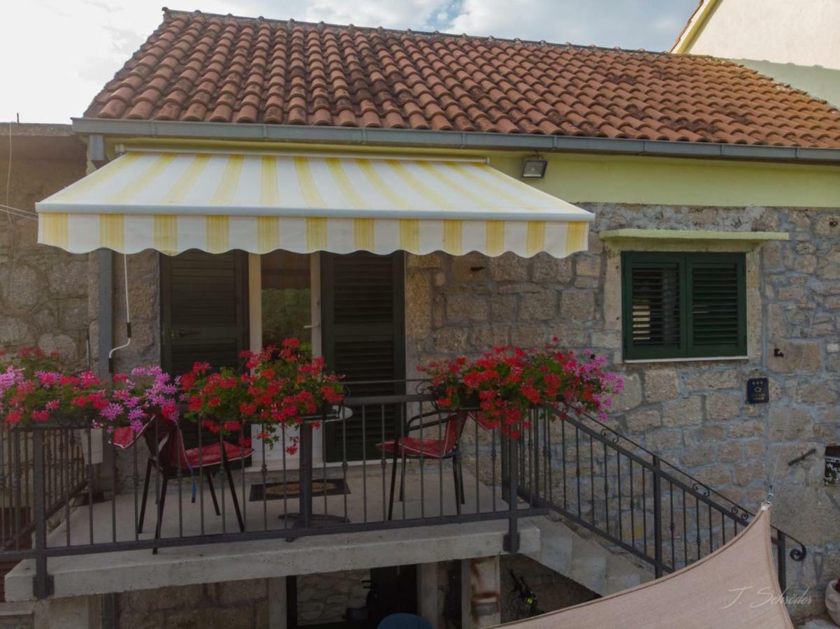 Holiday Home Marija Vrlika Экстерьер фото